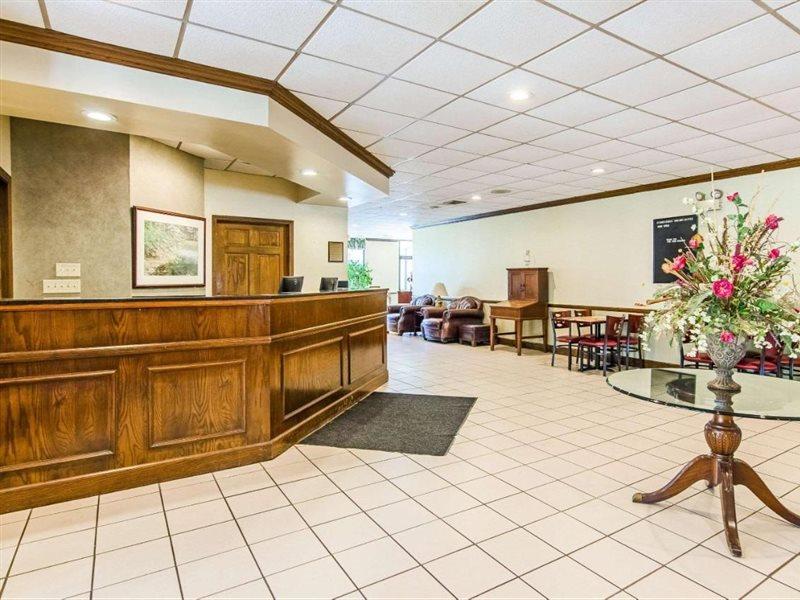 Econo Lodge Inn & Suites Norton Luaran gambar