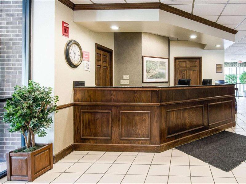 Econo Lodge Inn & Suites Norton Luaran gambar