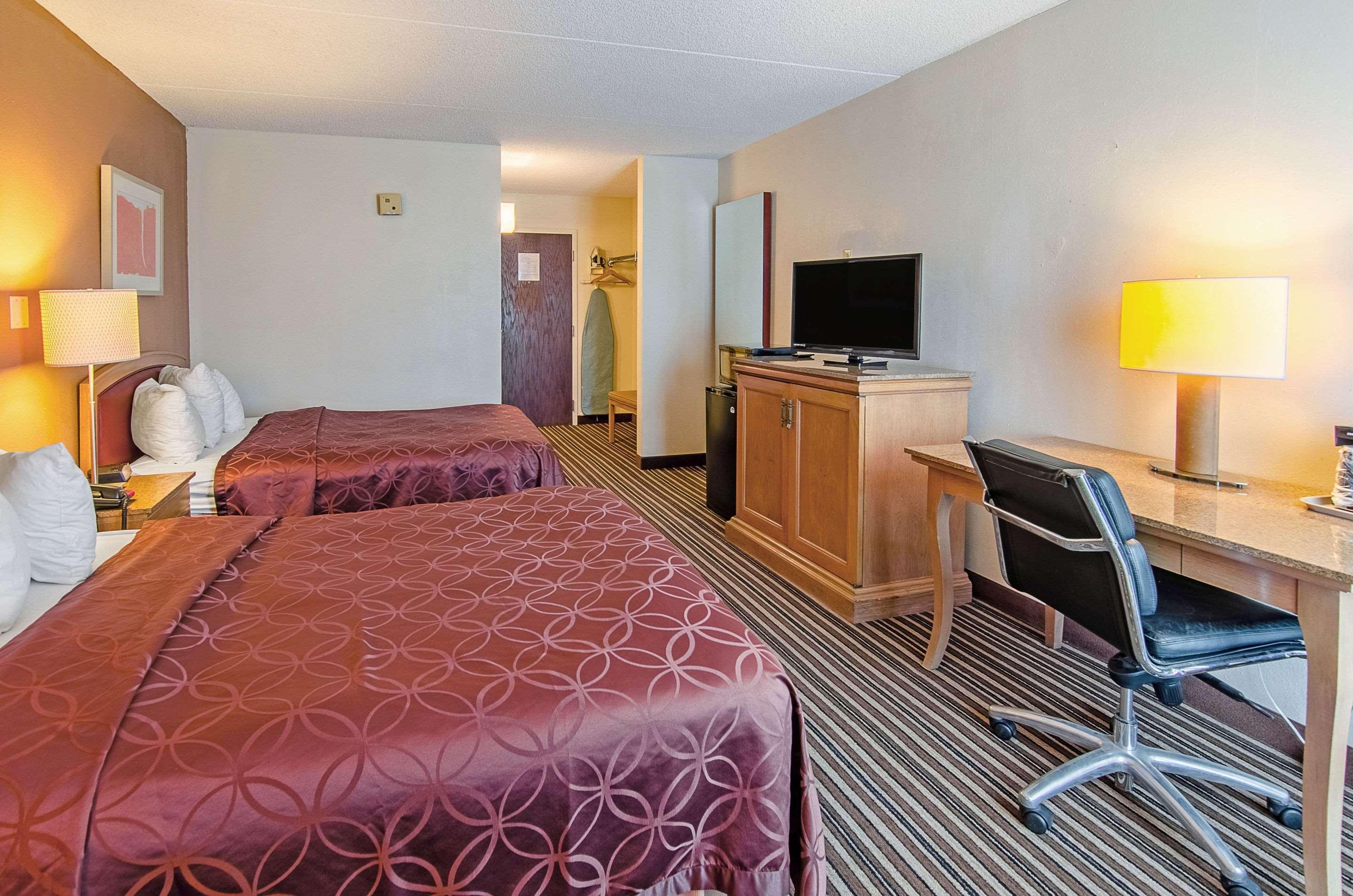 Econo Lodge Inn & Suites Norton Luaran gambar