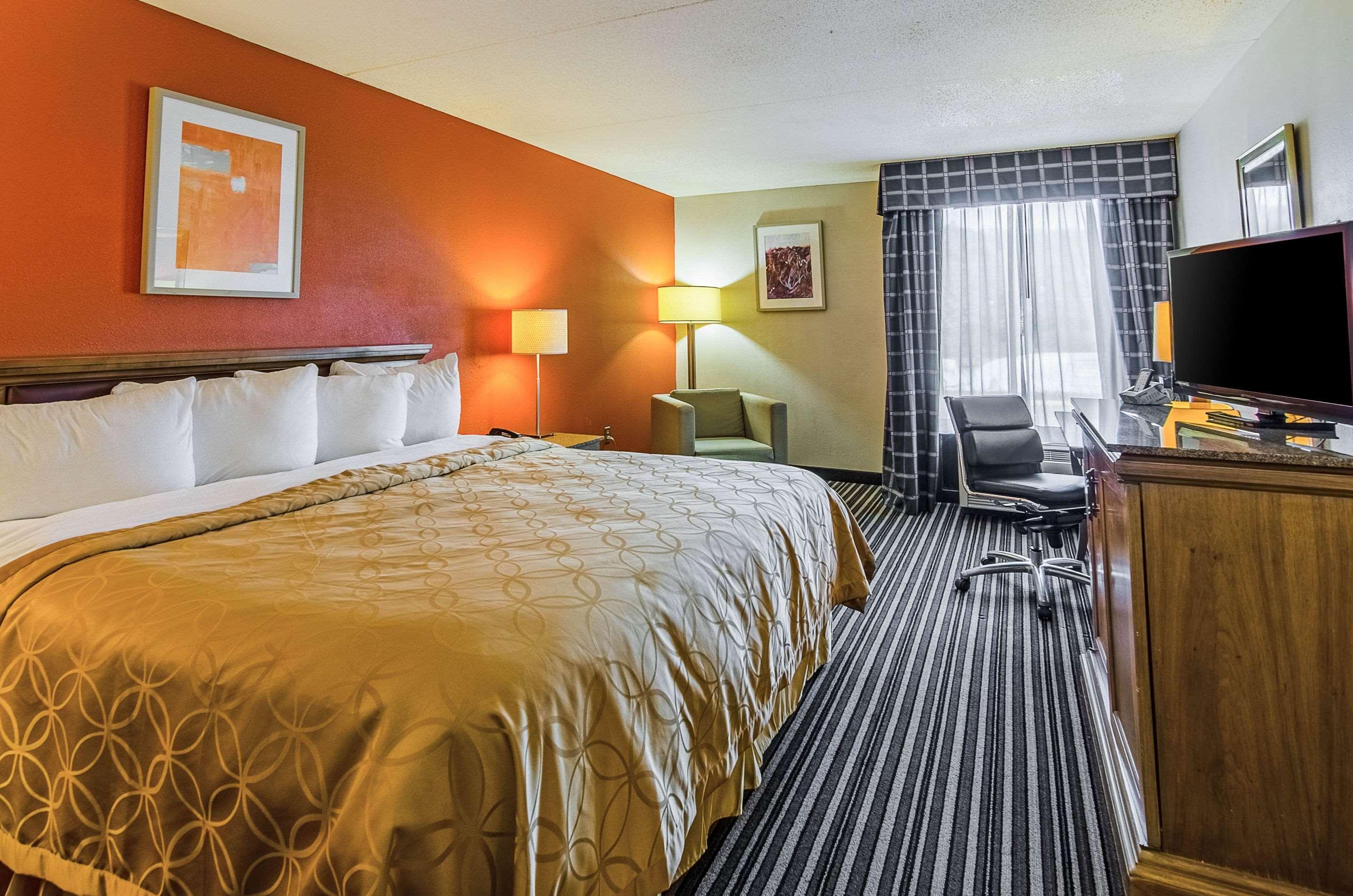 Econo Lodge Inn & Suites Norton Luaran gambar
