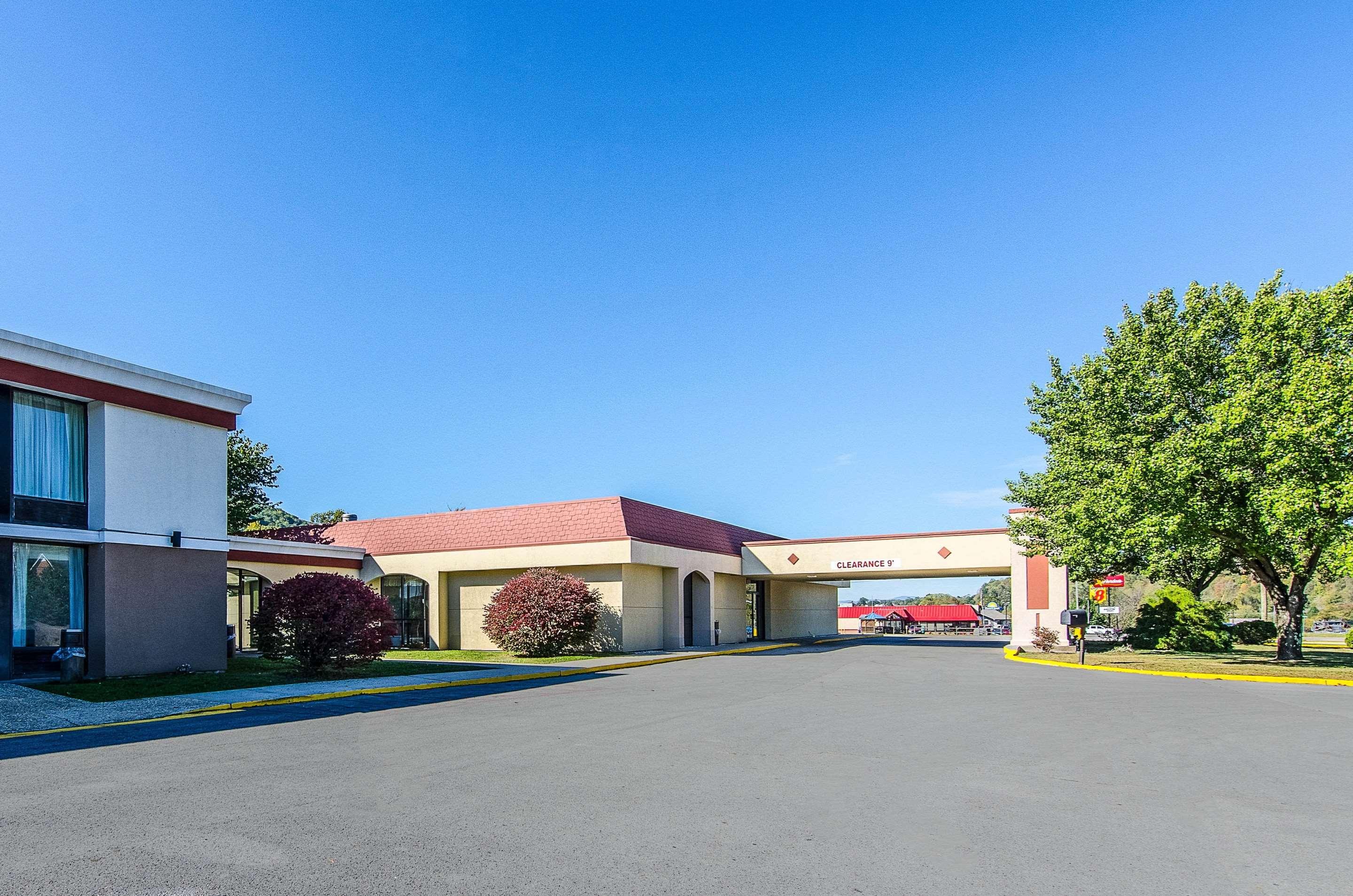 Econo Lodge Inn & Suites Norton Luaran gambar