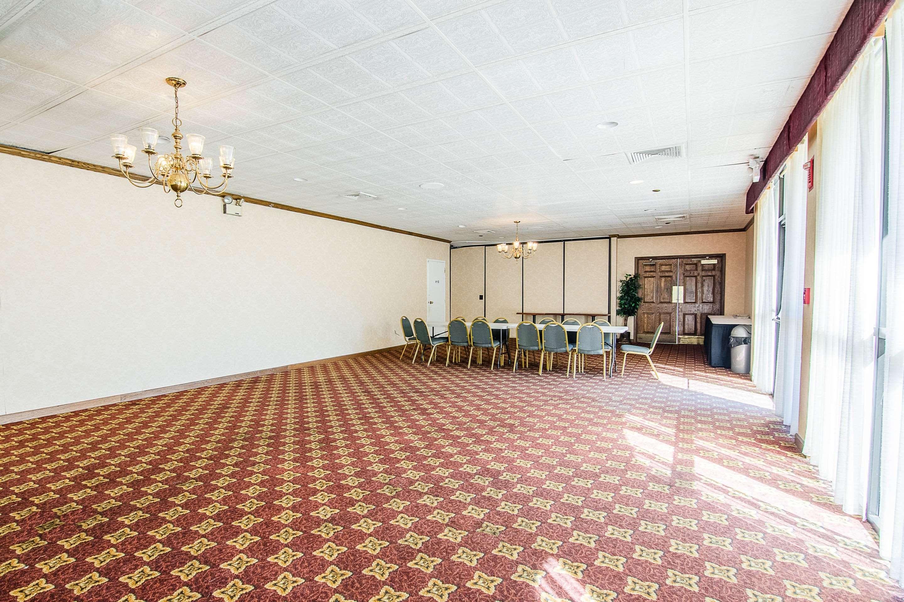 Econo Lodge Inn & Suites Norton Luaran gambar