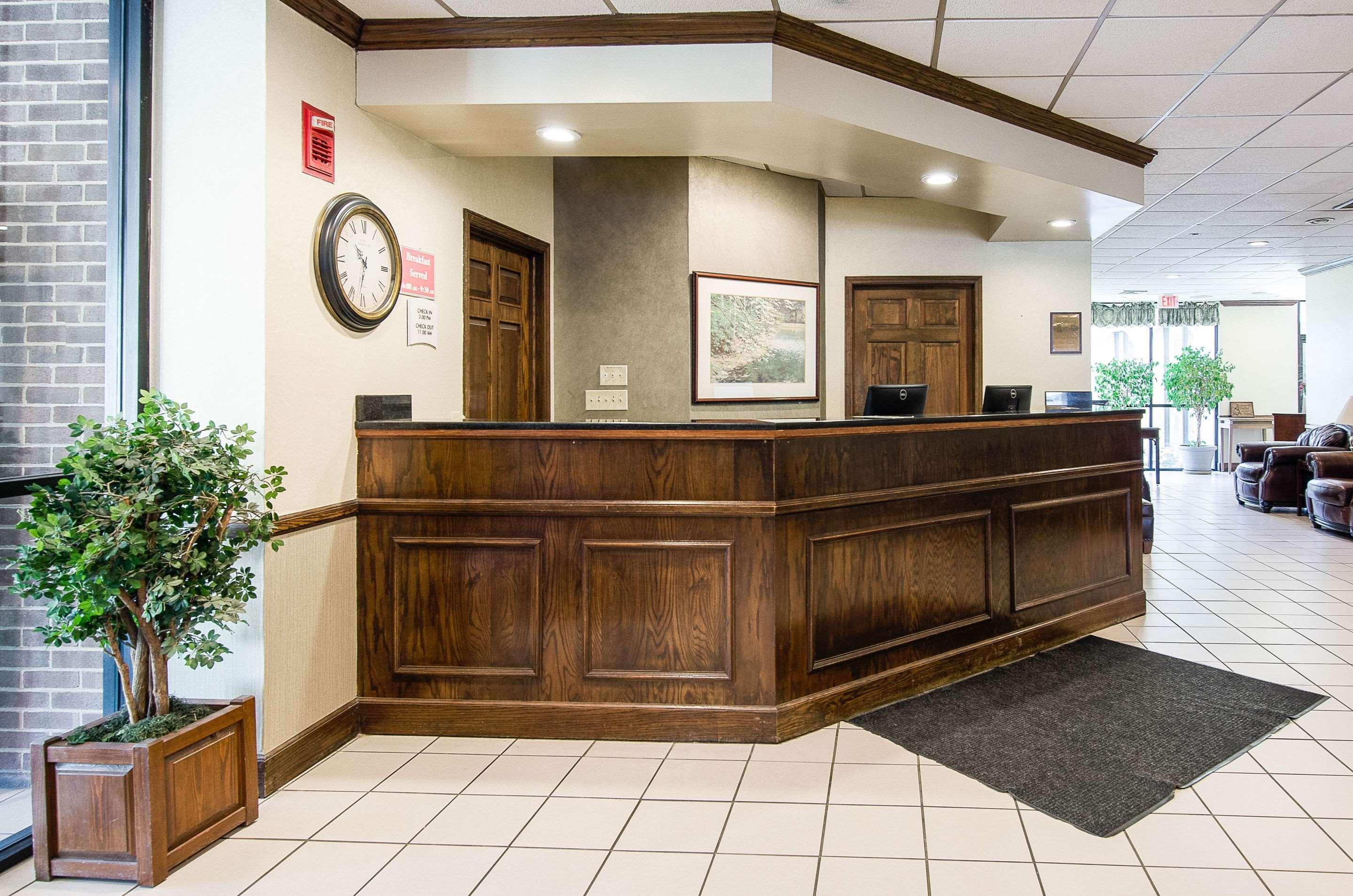 Econo Lodge Inn & Suites Norton Luaran gambar