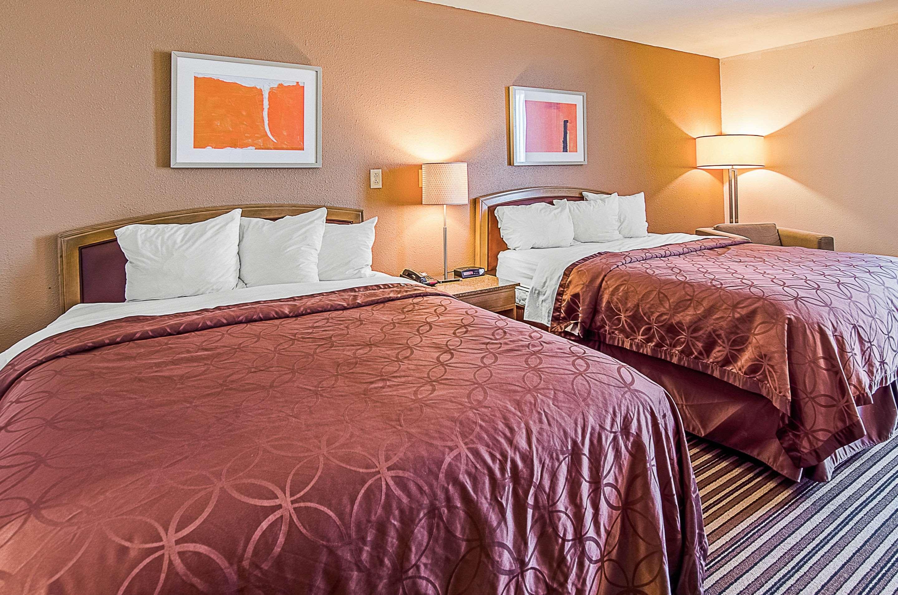 Econo Lodge Inn & Suites Norton Luaran gambar