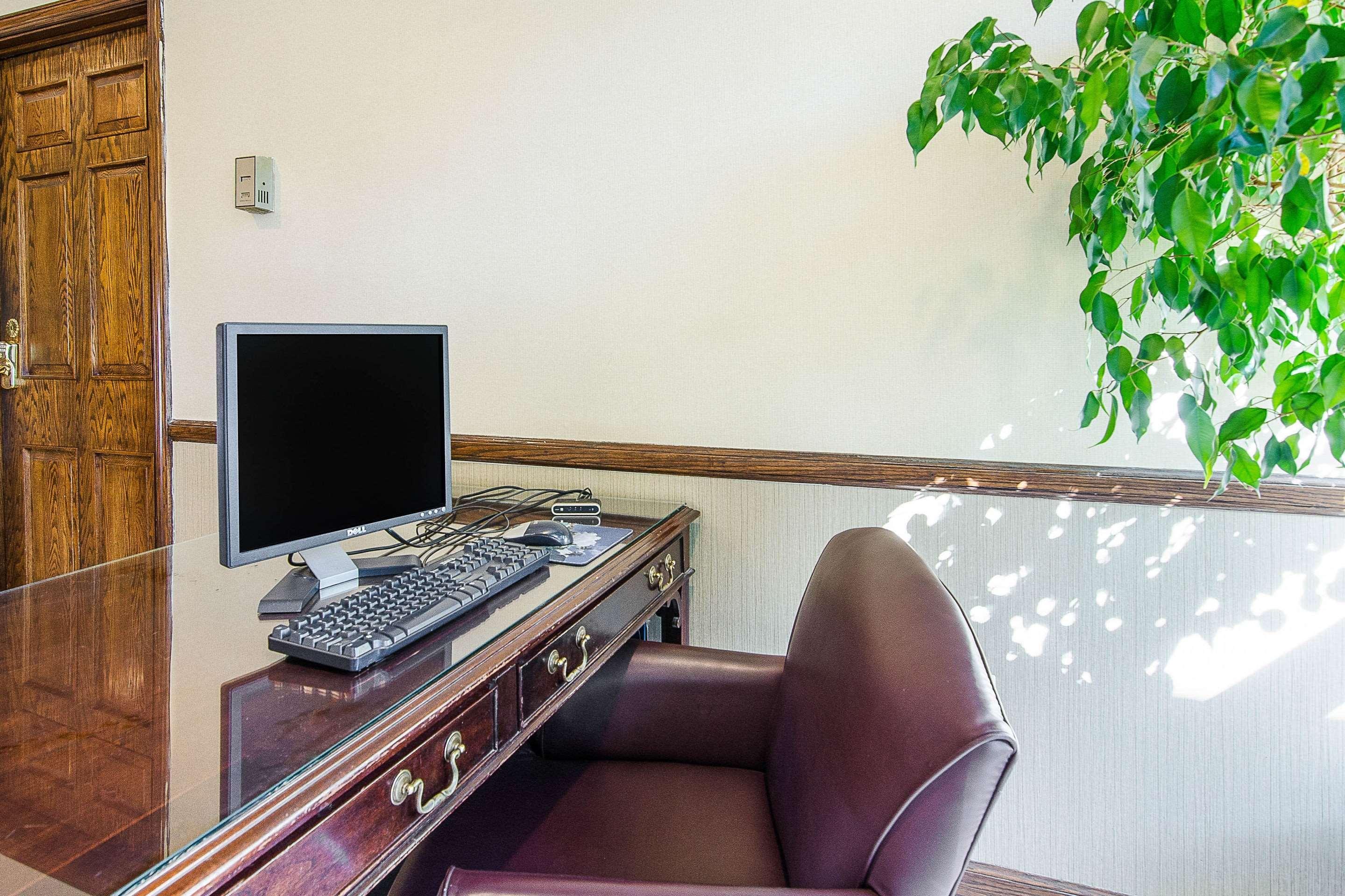 Econo Lodge Inn & Suites Norton Luaran gambar