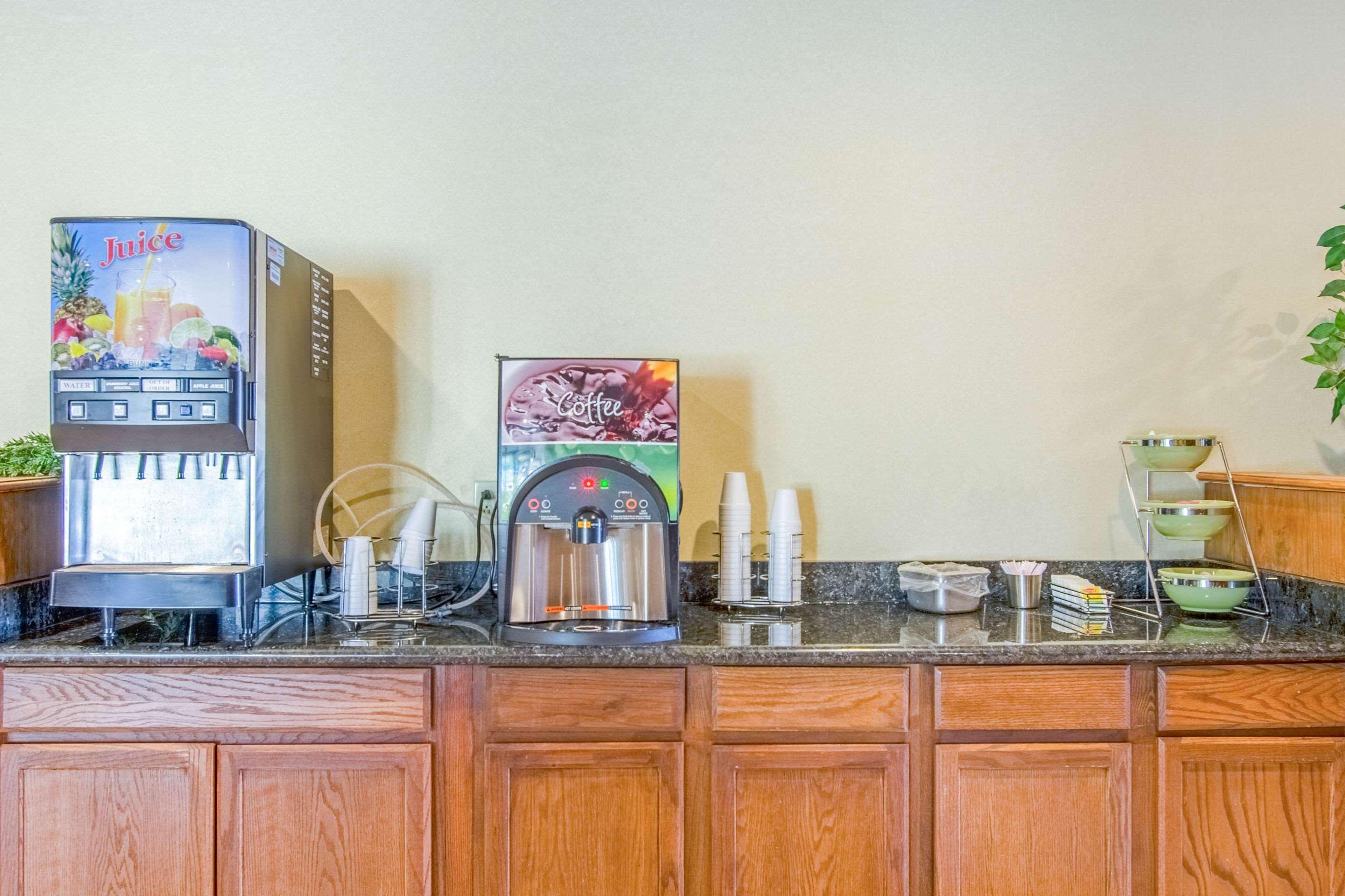 Econo Lodge Inn & Suites Norton Luaran gambar