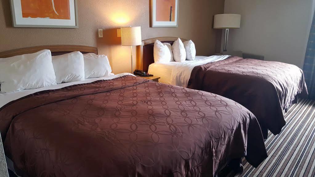 Econo Lodge Inn & Suites Norton Luaran gambar
