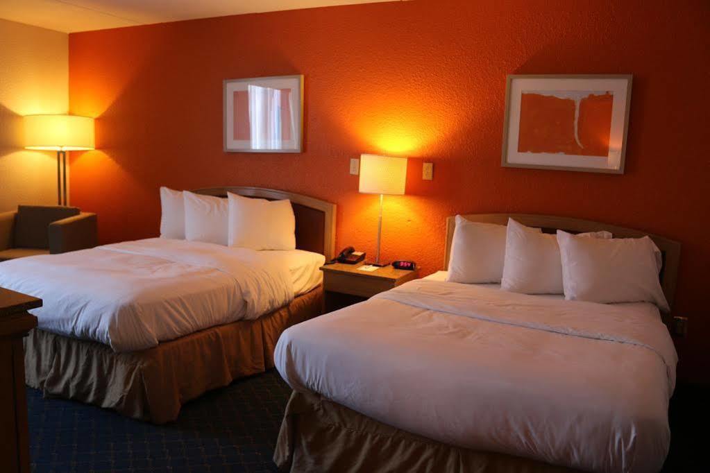 Econo Lodge Inn & Suites Norton Luaran gambar