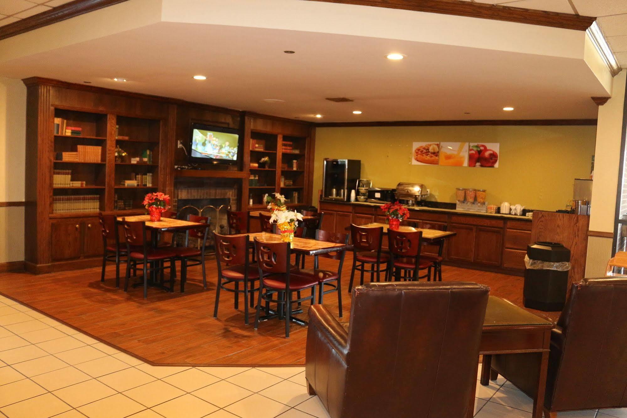 Econo Lodge Inn & Suites Norton Luaran gambar