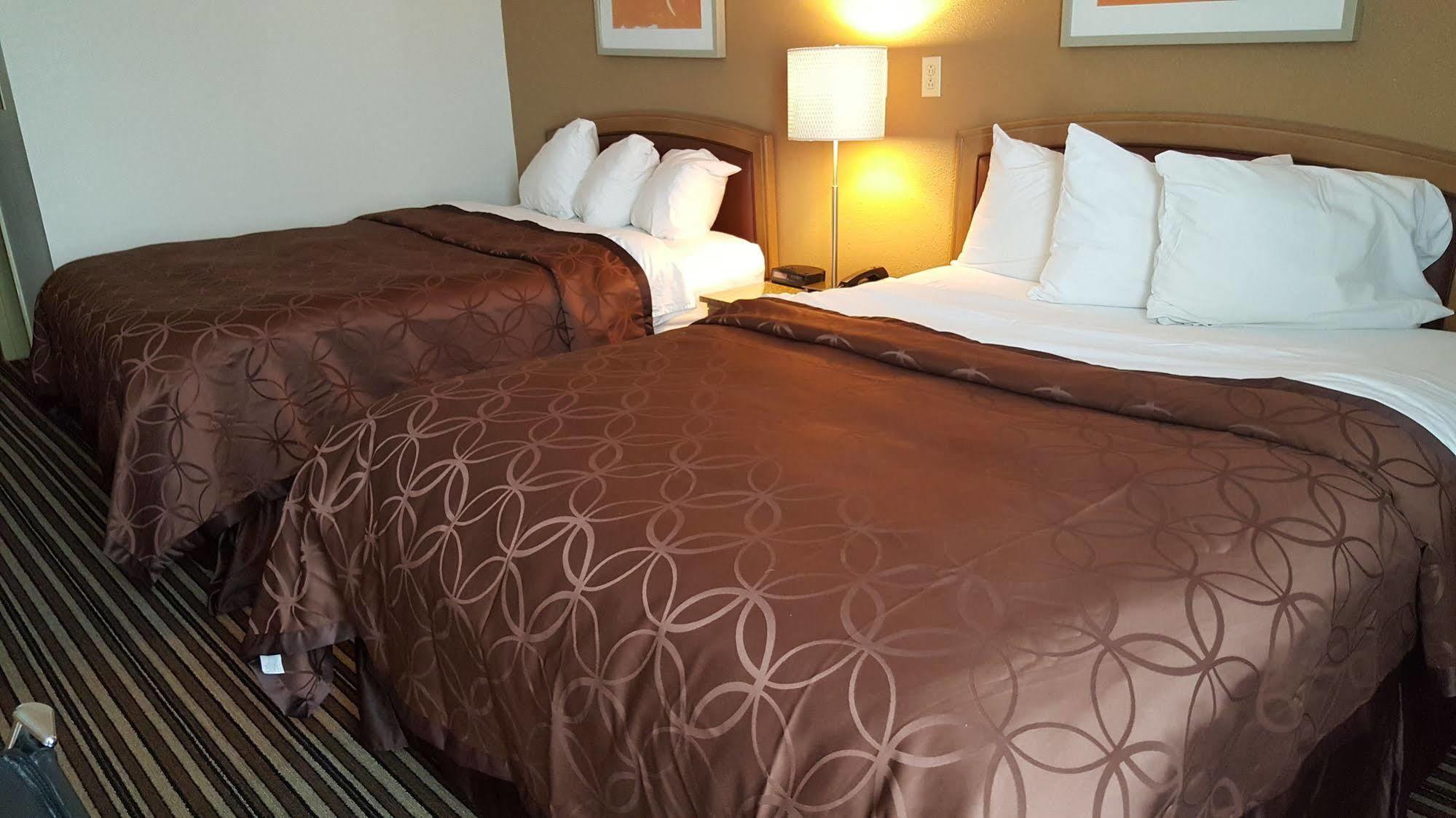 Econo Lodge Inn & Suites Norton Luaran gambar