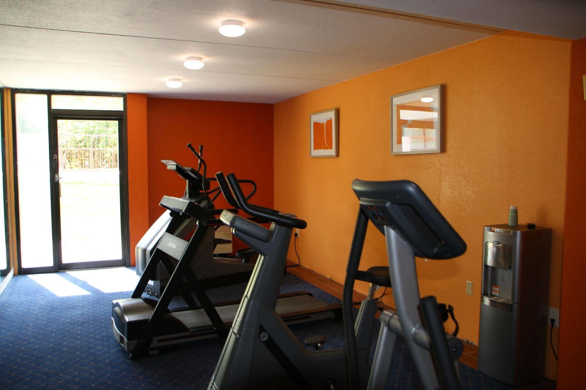 Econo Lodge Inn & Suites Norton Luaran gambar