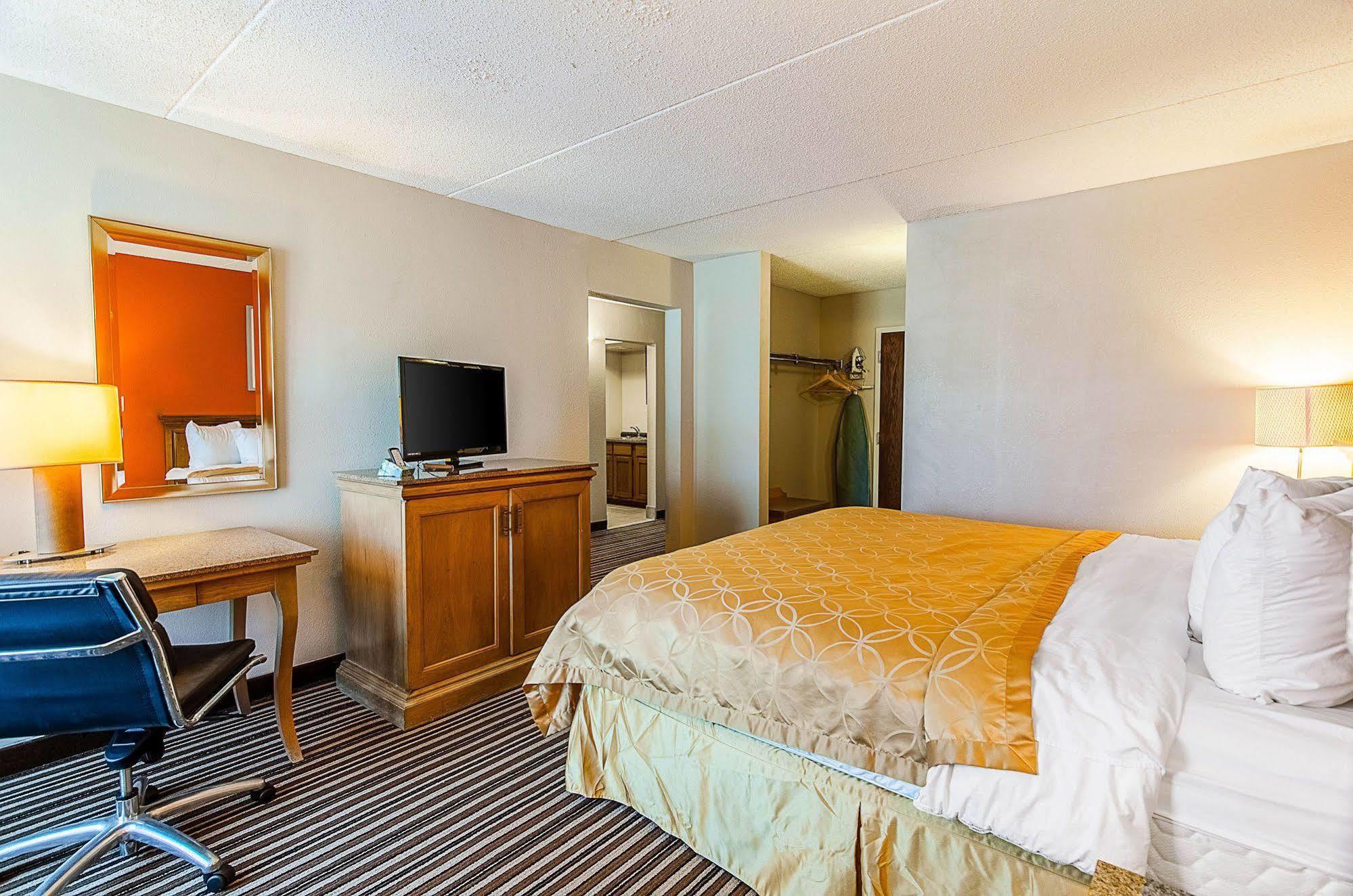 Econo Lodge Inn & Suites Norton Luaran gambar
